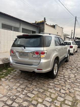 TOYOTA HILUX SW4 3.0 SRV 4X4 7 LUGARES 16V TURBO INTERCOOLER DIESEL 4P AUTOMÁTICO